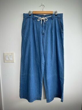 Old Navy Wide Leg Denim Jogger Pants in Blue with Cream Drawstring Size 12, NWOT